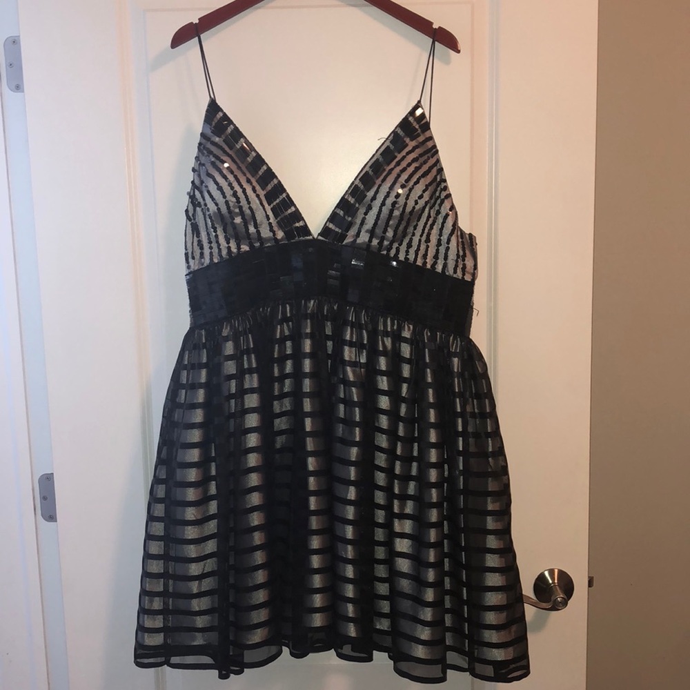 Couture mini glam evening gown 🖤